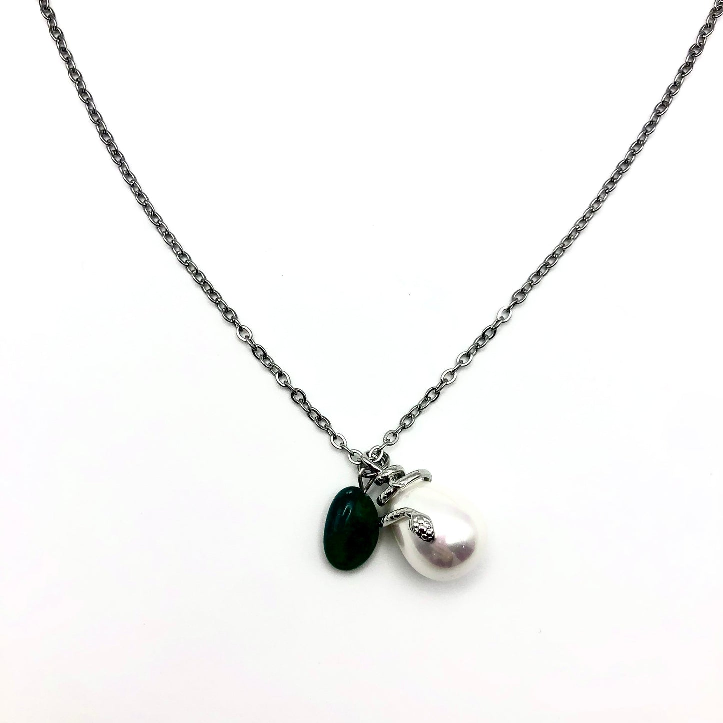 snakepearl necklace