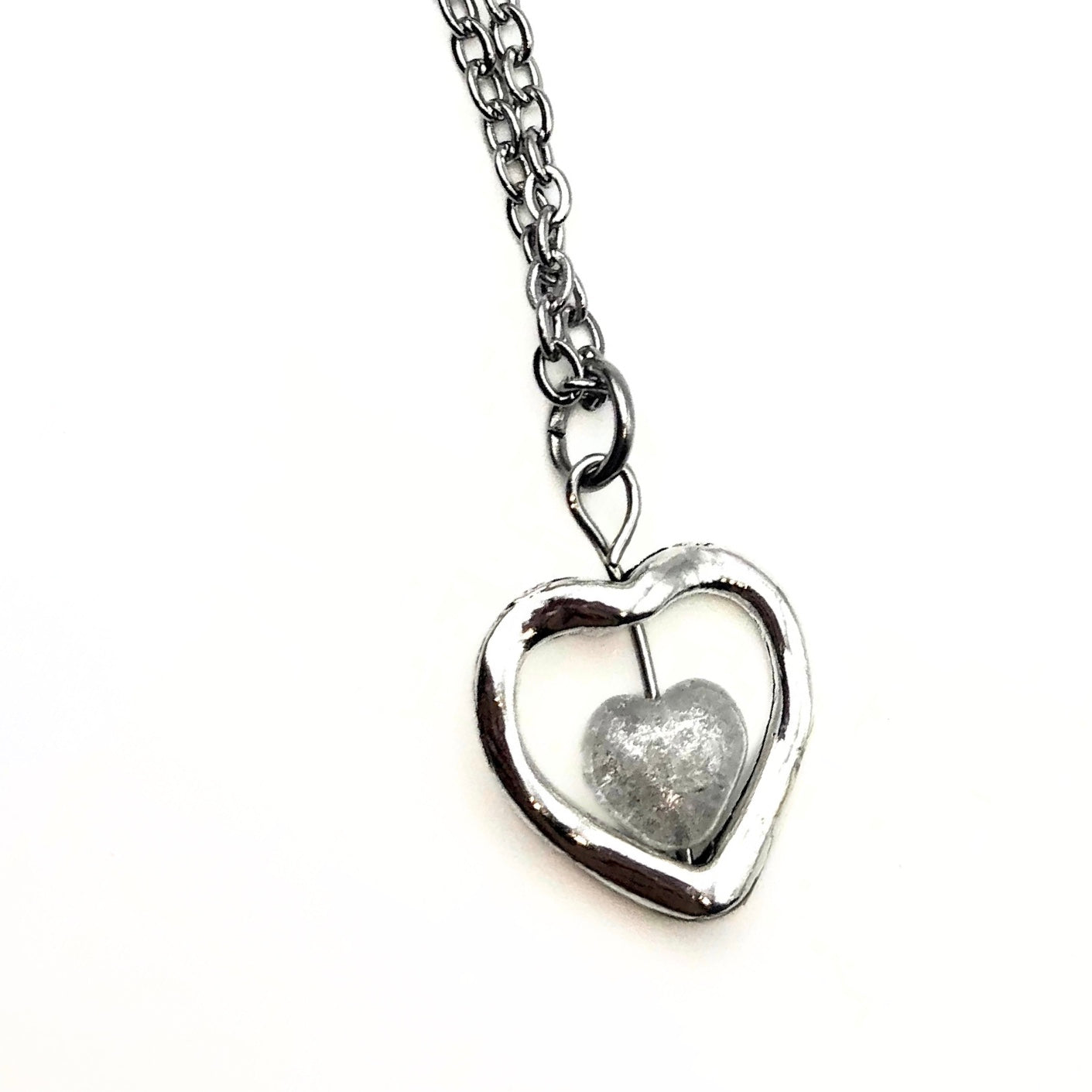 white sweetheart necklace 🤍