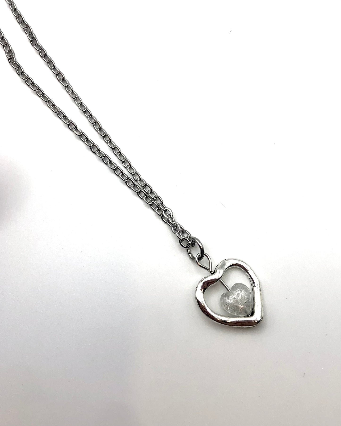 white sweetheart necklace 🤍