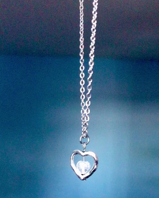 white sweetheart necklace 🤍